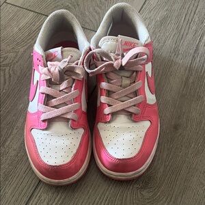 Nike Kids Sneakers in Pink and White